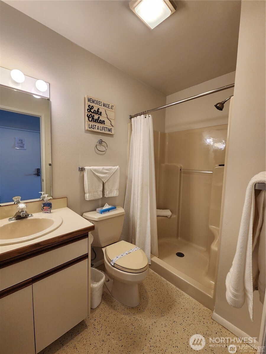 1 Nekquelekin 458-d Property Photo 14