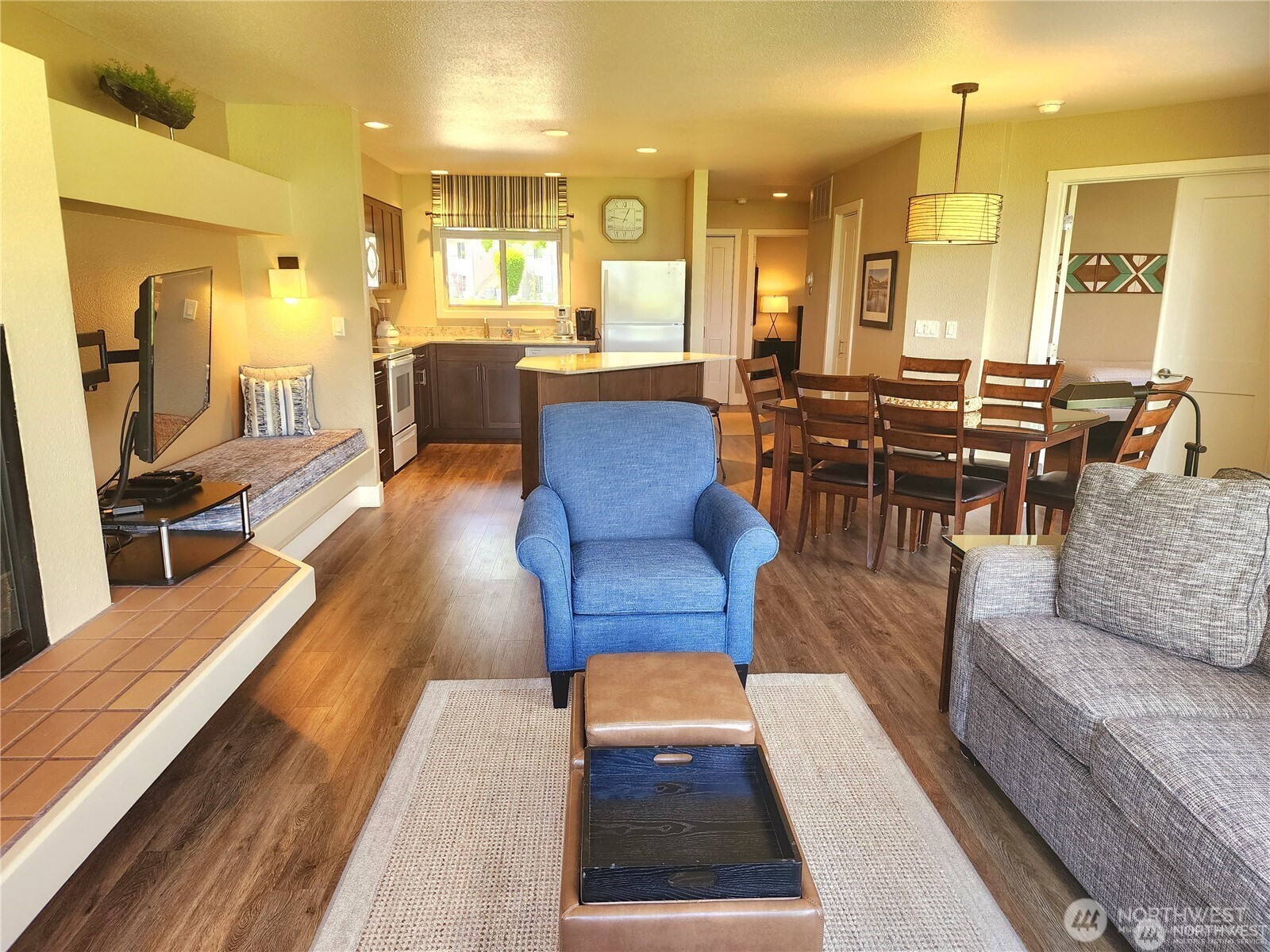 1 Beach 537-g Property Photo 7
