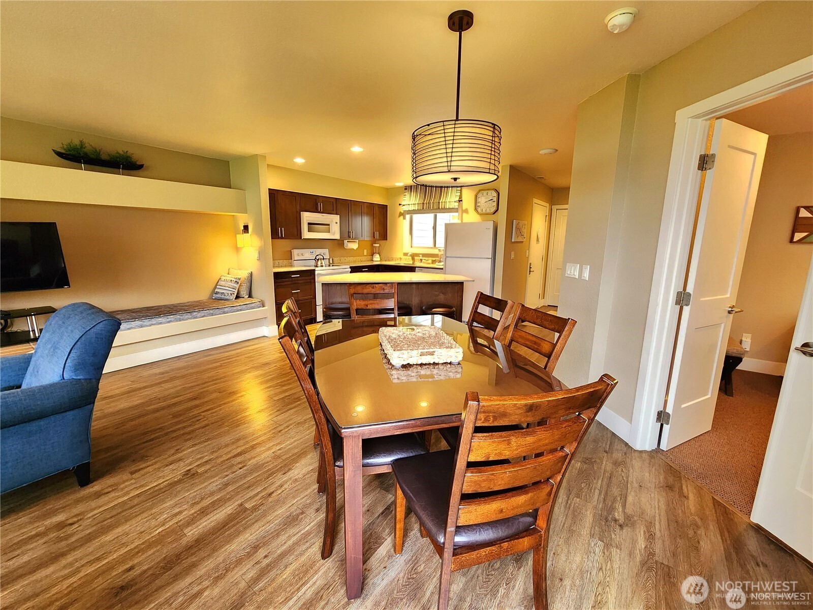 1 Beach 537-g Property Photo 11