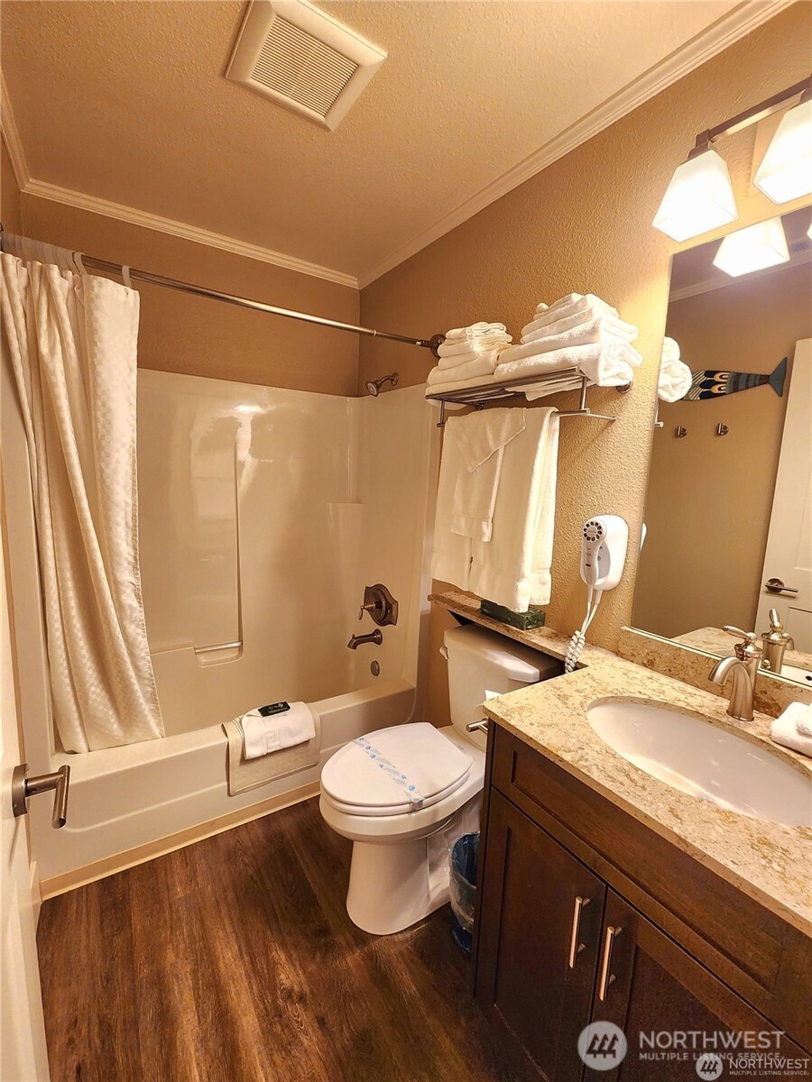 1 Beach 537-g Property Photo 14