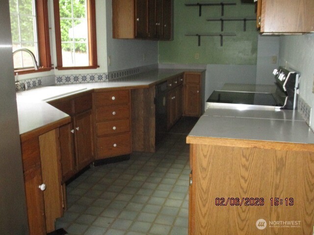 130 W Kinkaid Property Photo 9