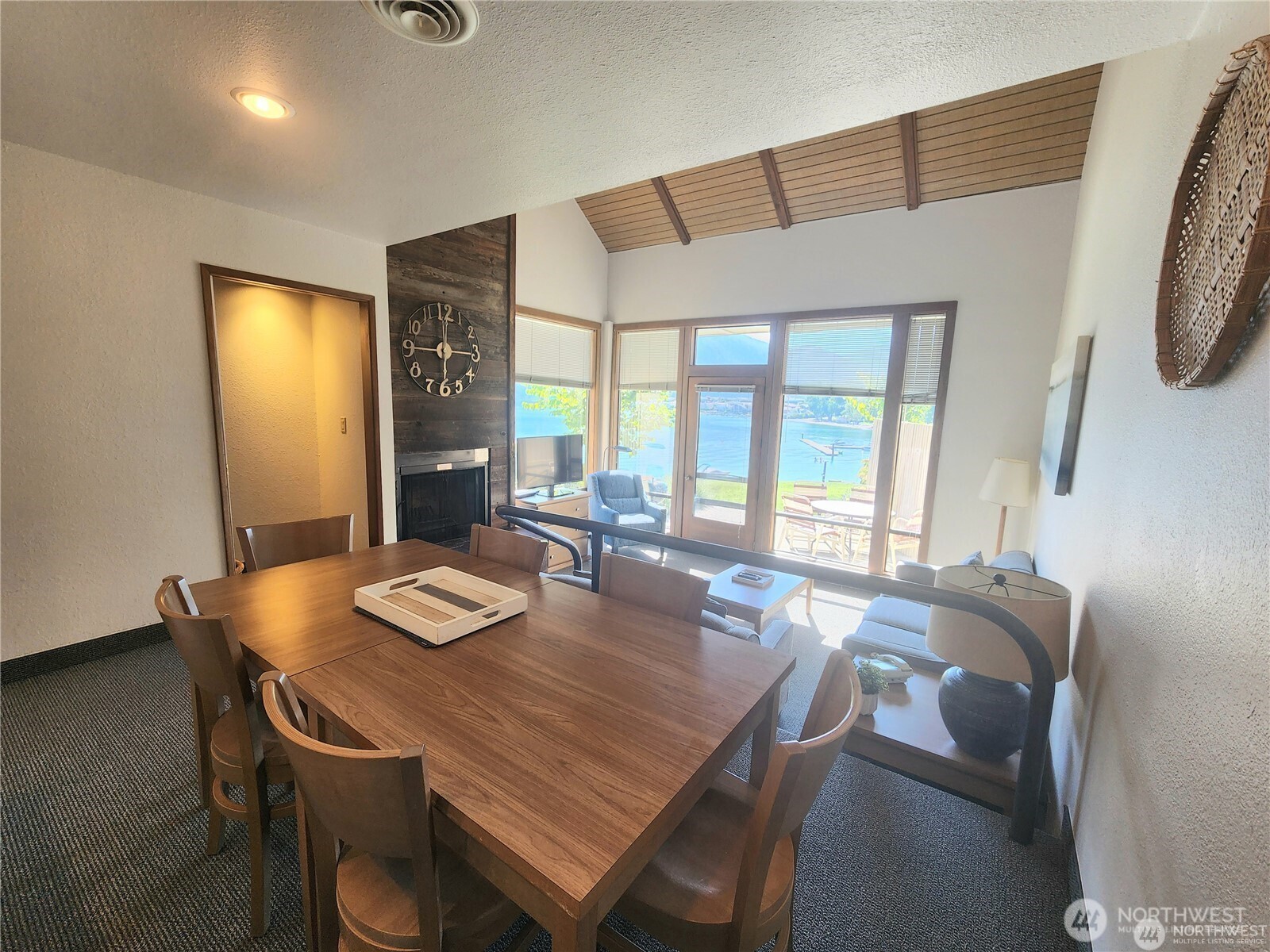1 Nekquelekin 426-d Property Photo 10