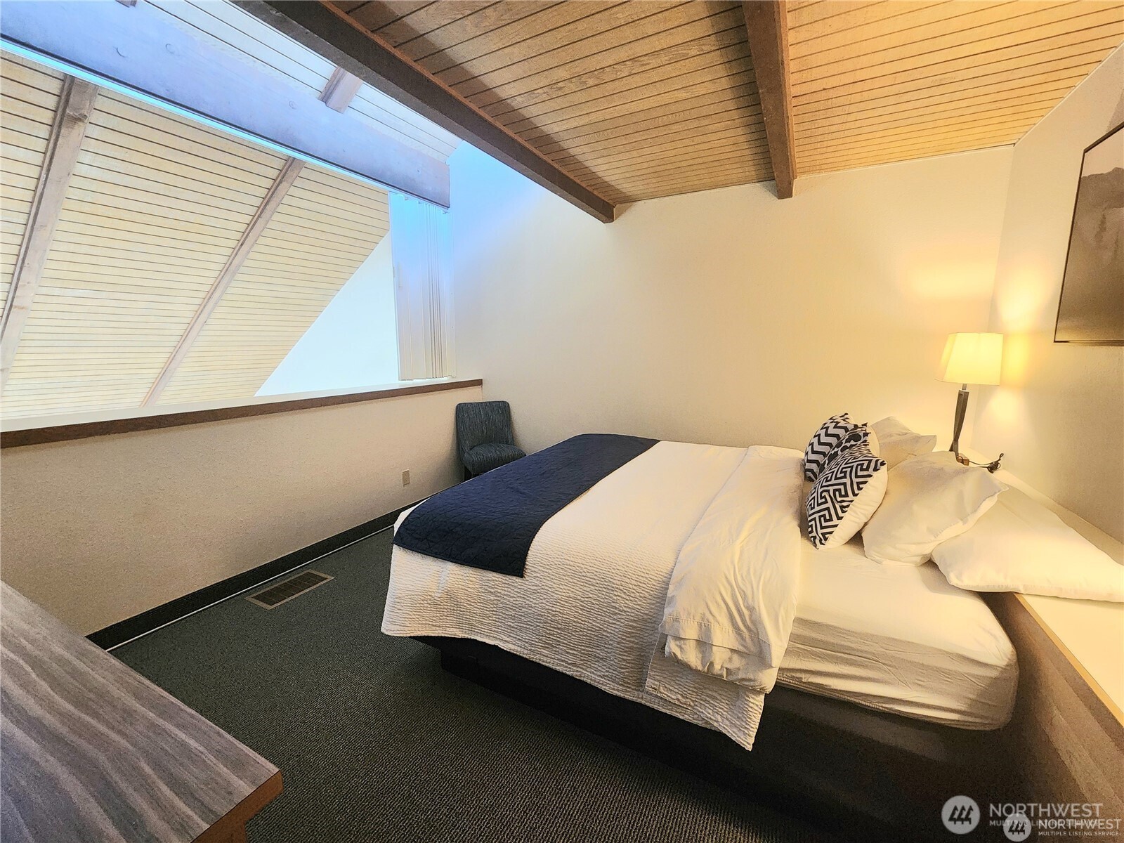 1 Nekquelekin 426-d Property Photo 16