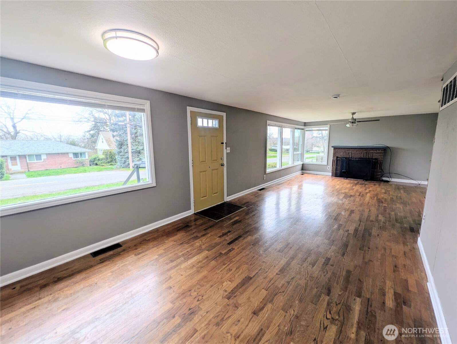 1740 Se 6th Street Property Photo 2