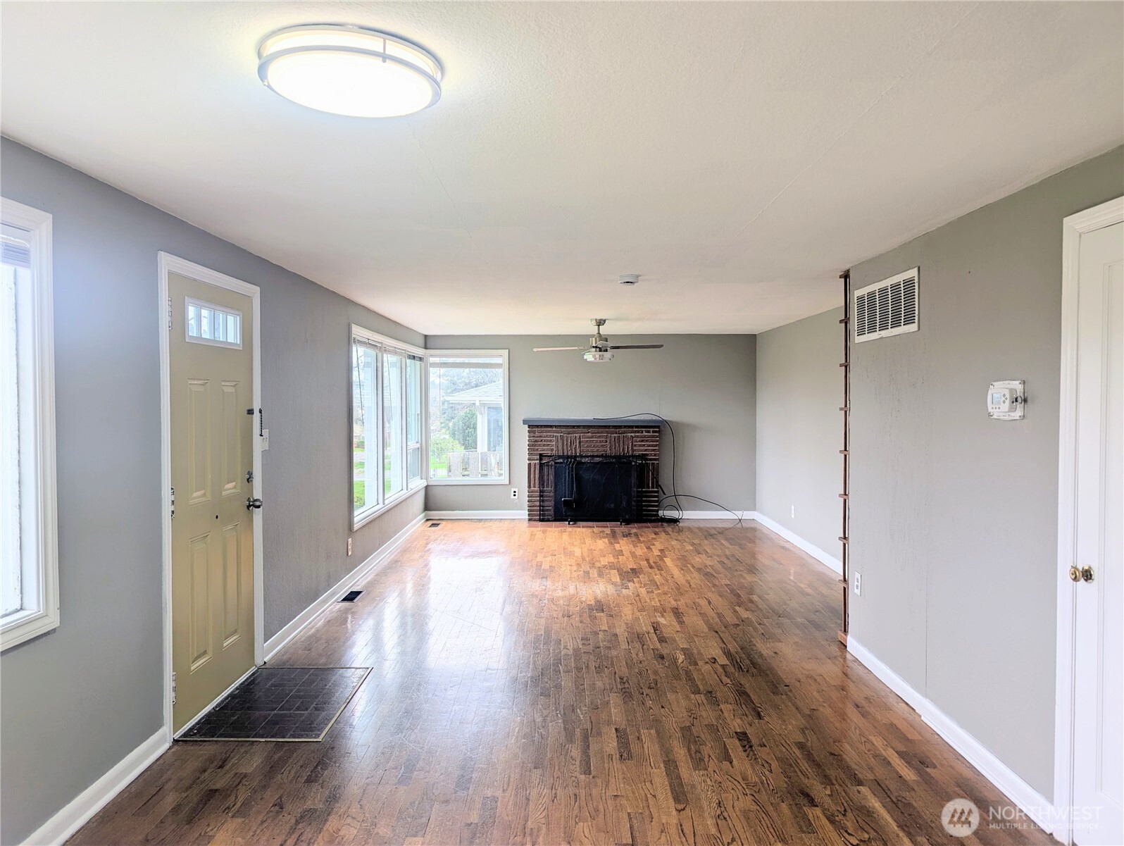 1740 Se 6th Street Property Photo 3