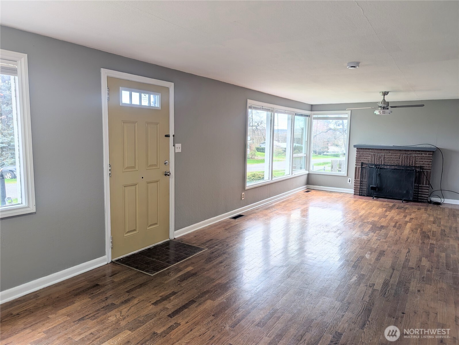 1740 Se 6th Street Property Photo 4