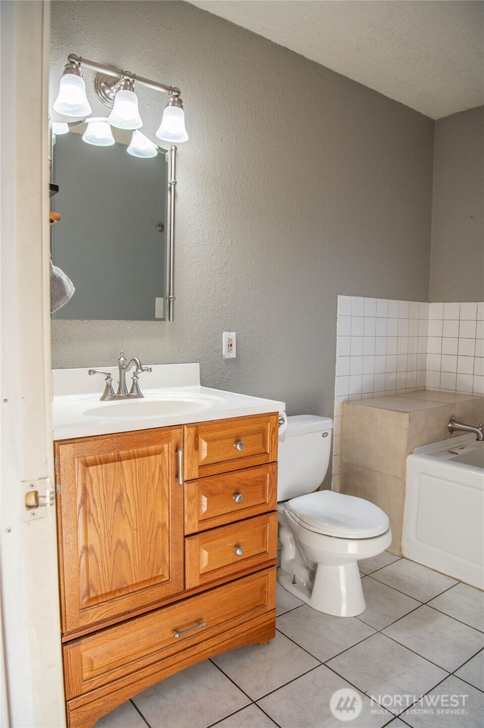 6720 Central Park Drive Property Photo 14