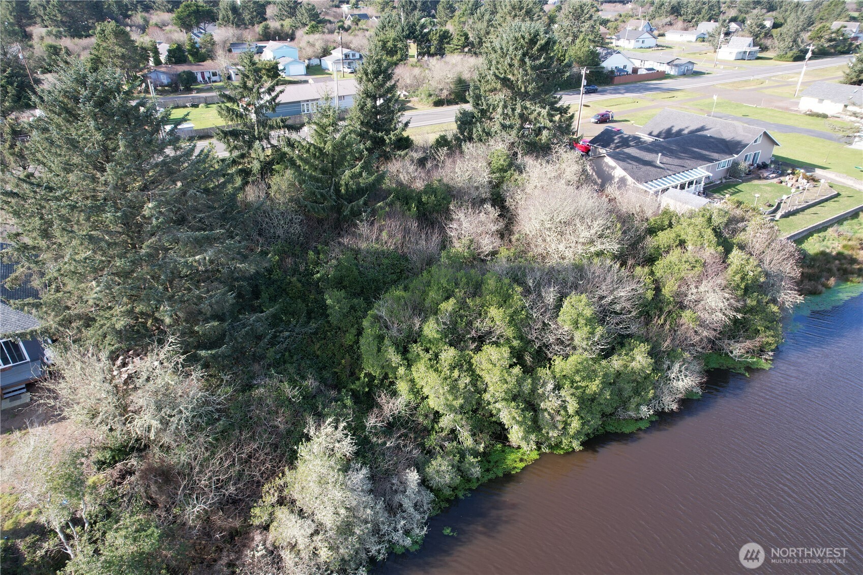466 Point Brown Avenue Property Photo 4