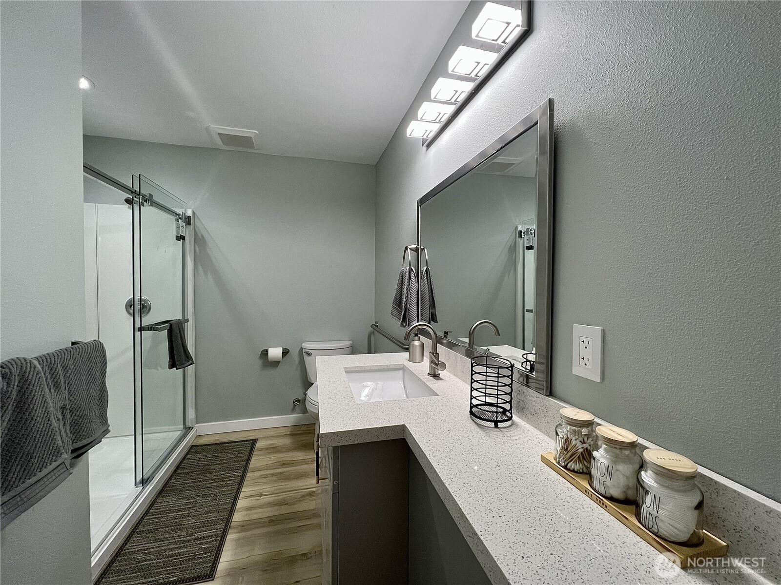 4617 S 189th Street Property Photo 10
