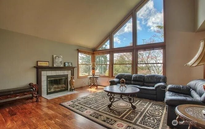 9502 S 200th Street Property Photo 4