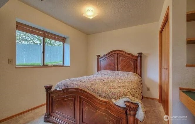 9502 S 200th Street Property Photo 11