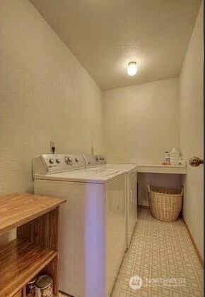 9502 S 200th Street Property Photo 14