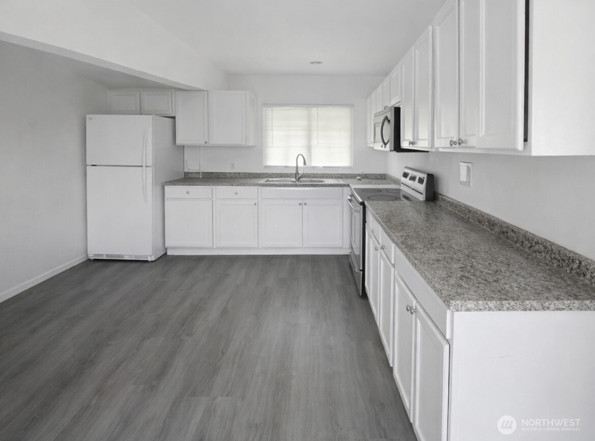 244 Emerson Avenue Property Photo 3