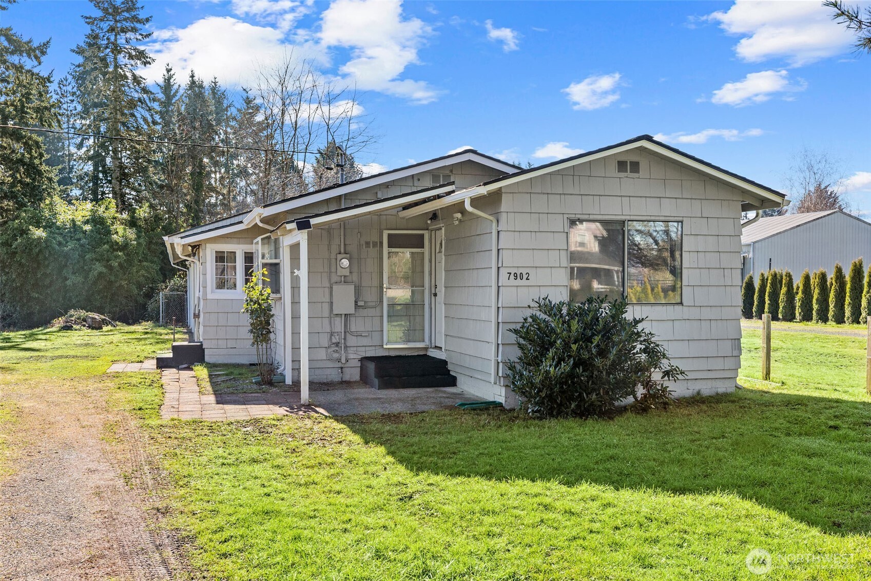 7902 48th Street Property Photo 2