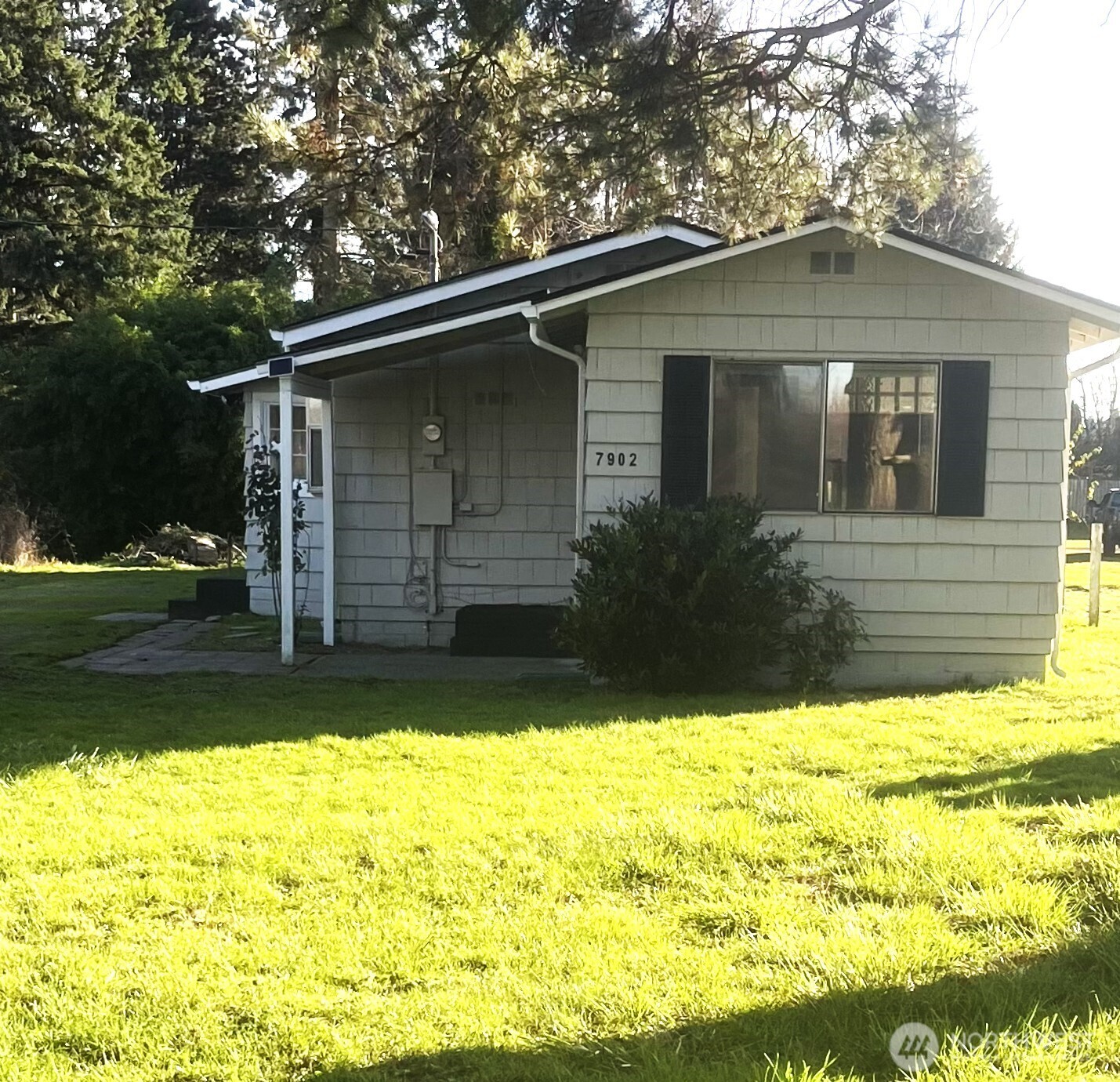 7902 48th Street Property Photo 4