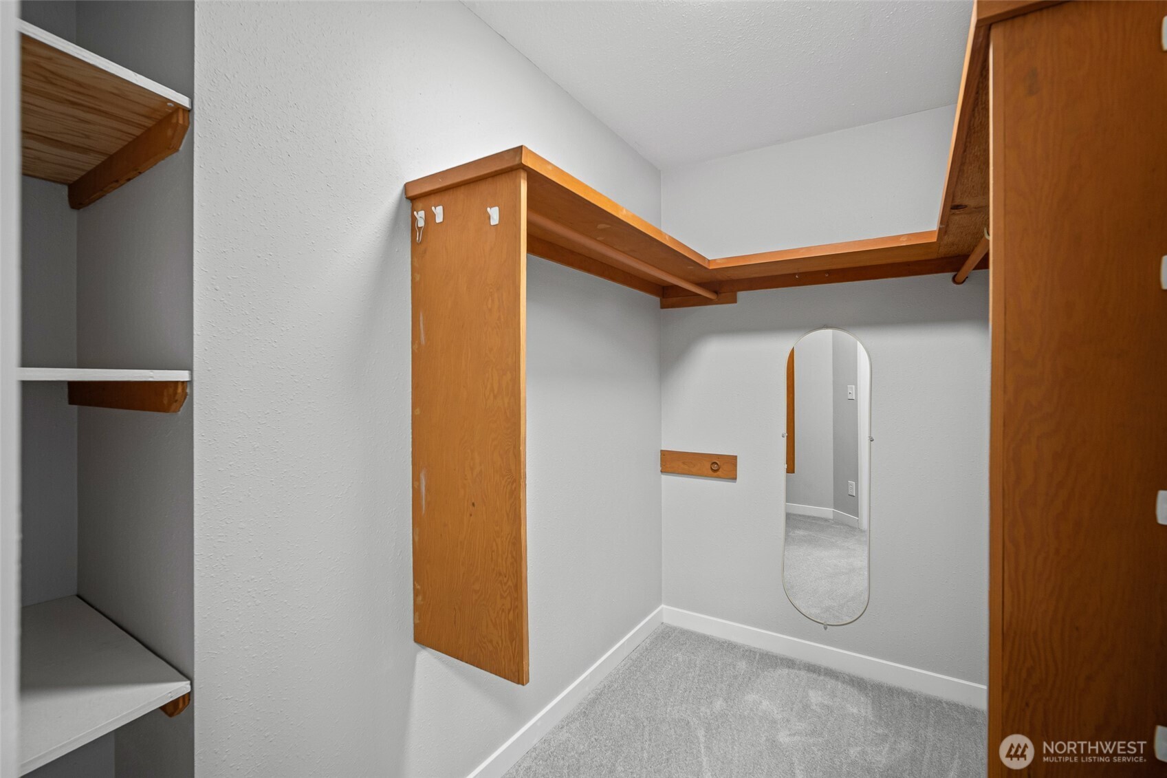 1216 E Clearbrook Drive Property Photo 22