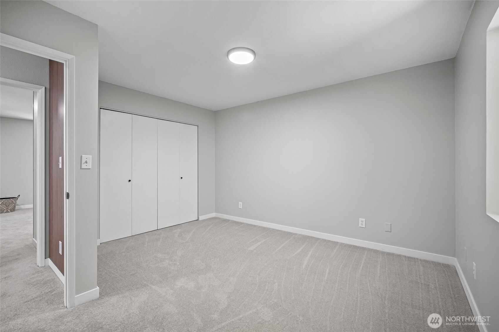 1216 E Clearbrook Drive Property Photo 25