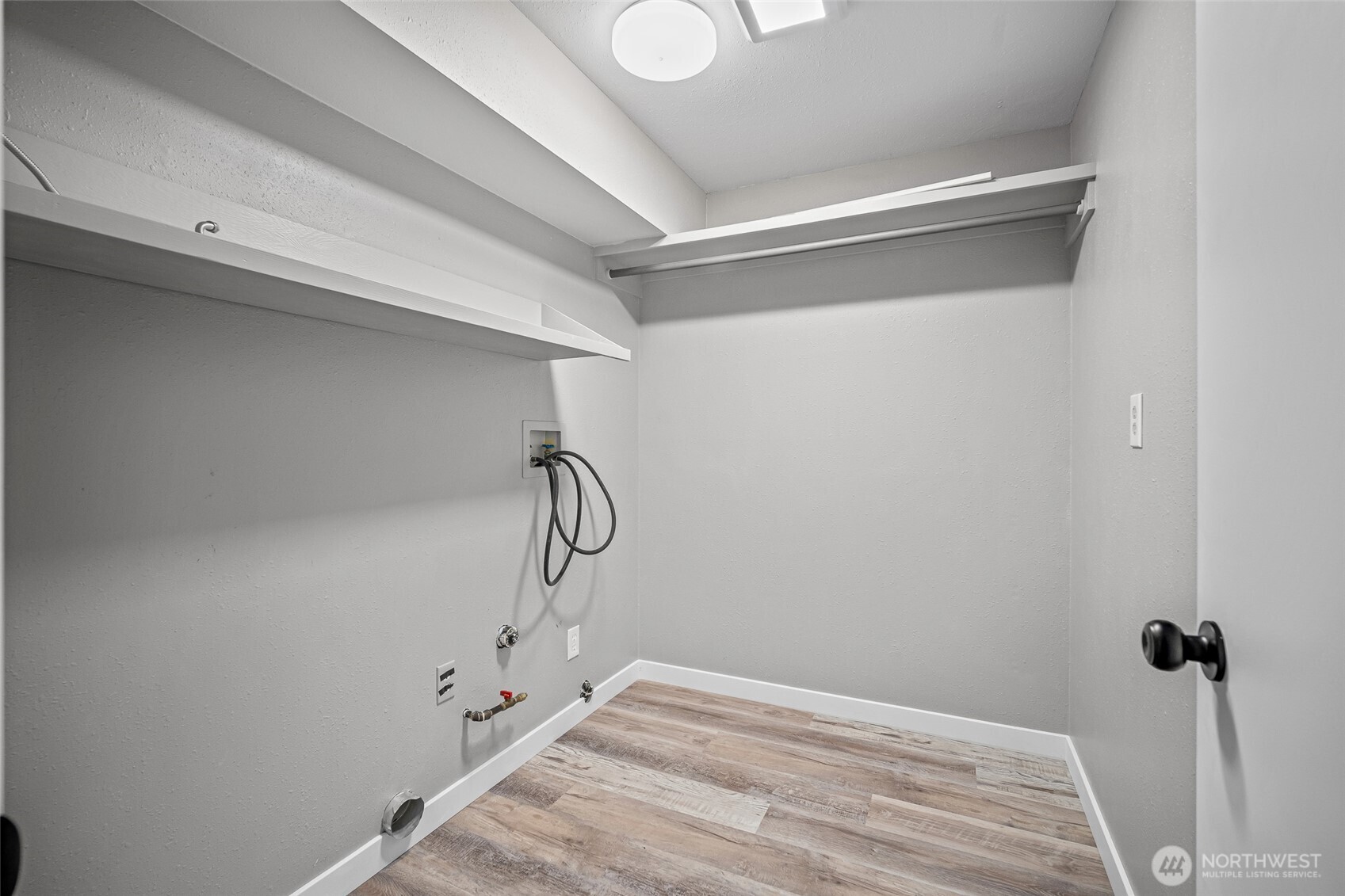 1216 E Clearbrook Drive Property Photo 33