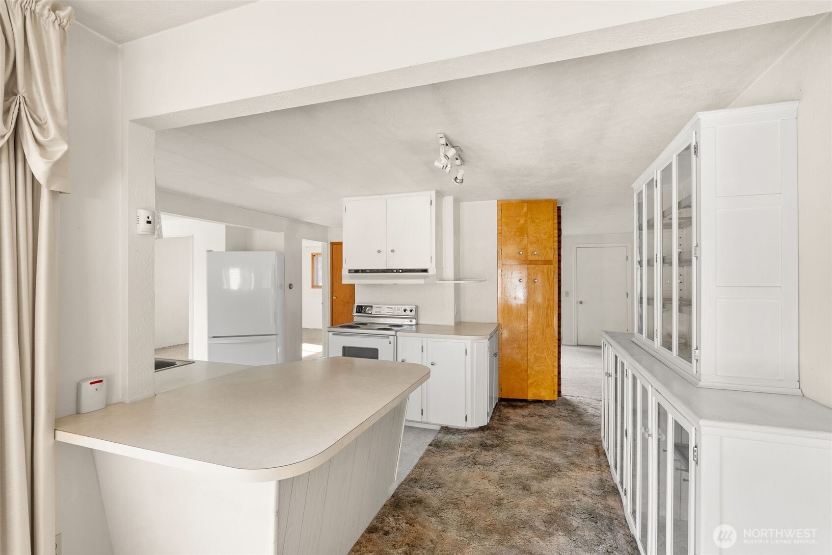 1480 Rush Road Property Photo 11