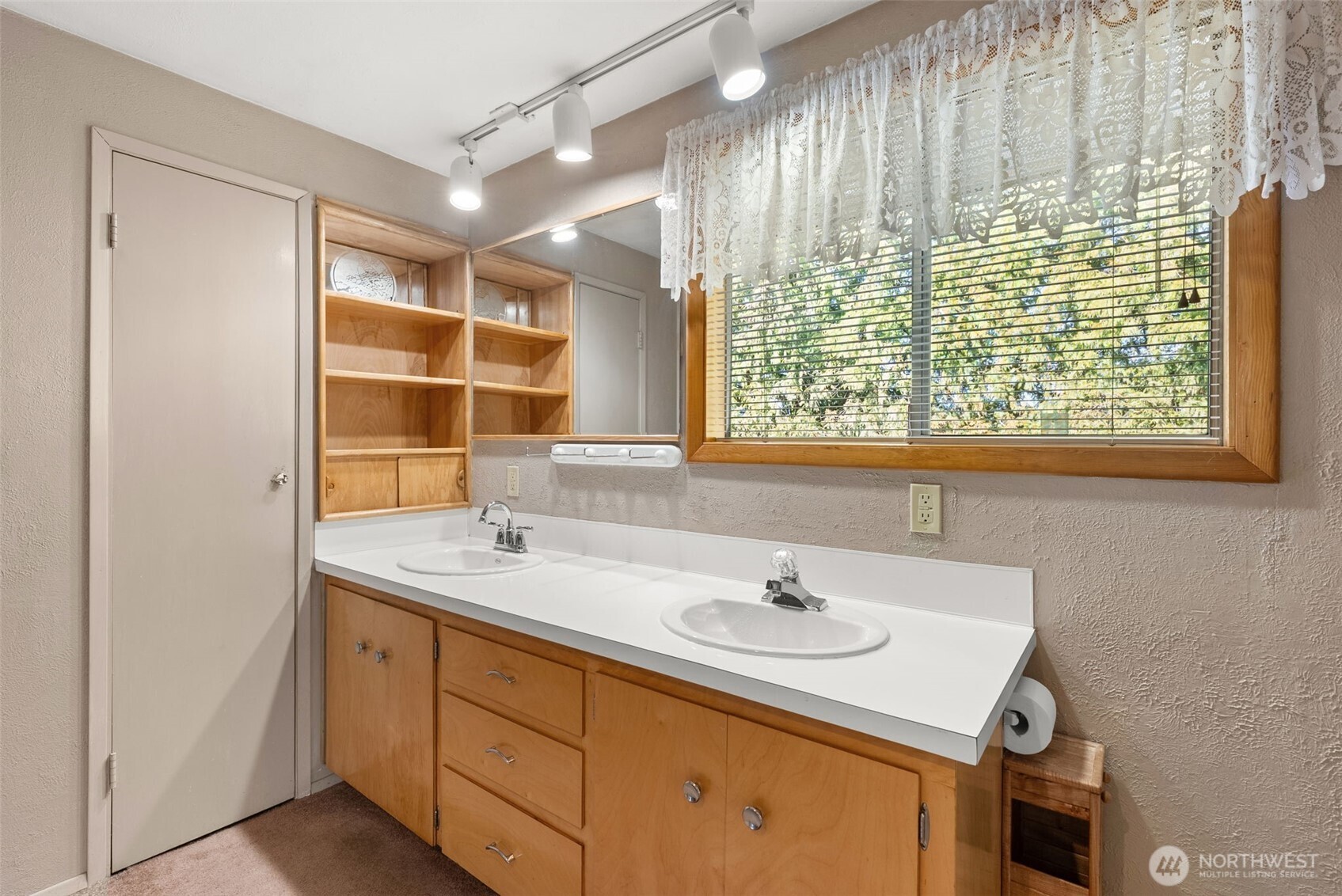 1480 Rush Road Property Photo 16