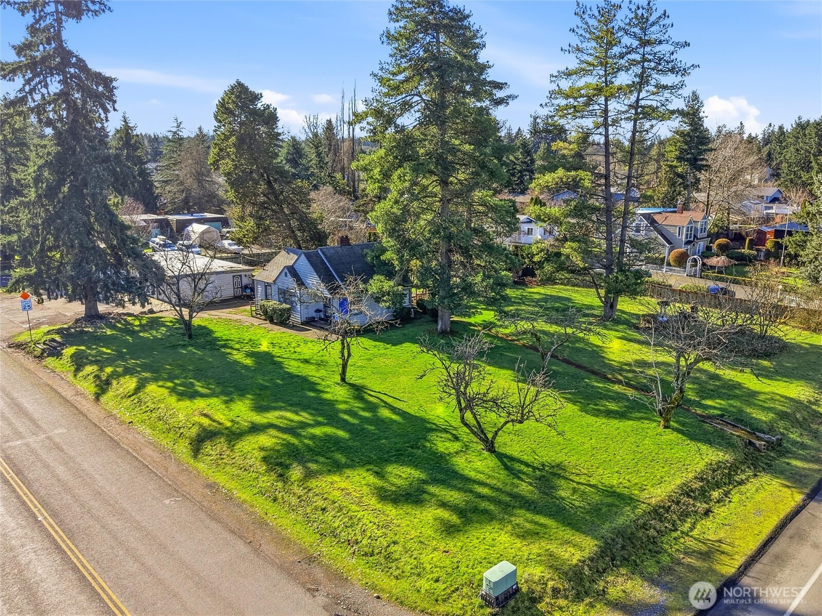 13002 10th Avenue Property Photo 9