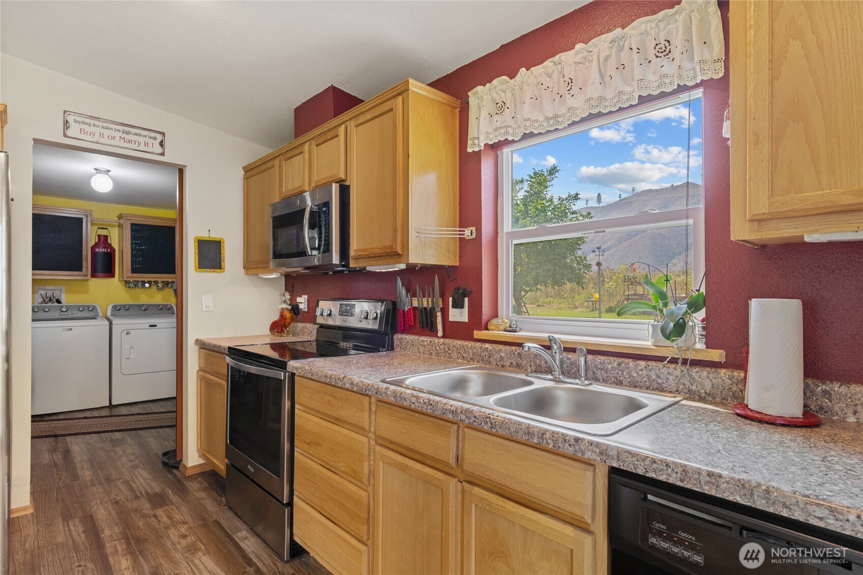 2560 Antoine Creek Property Photo 15
