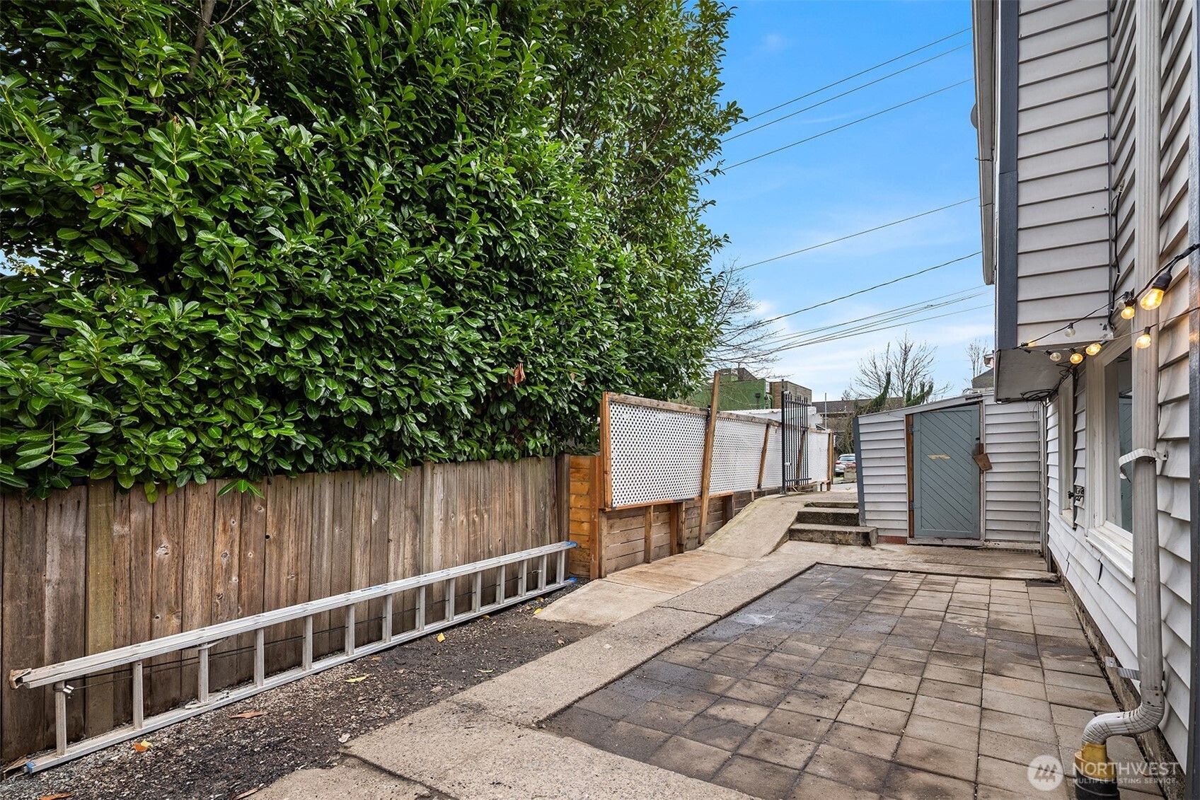 2614 E Pike Street Property Photo 9
