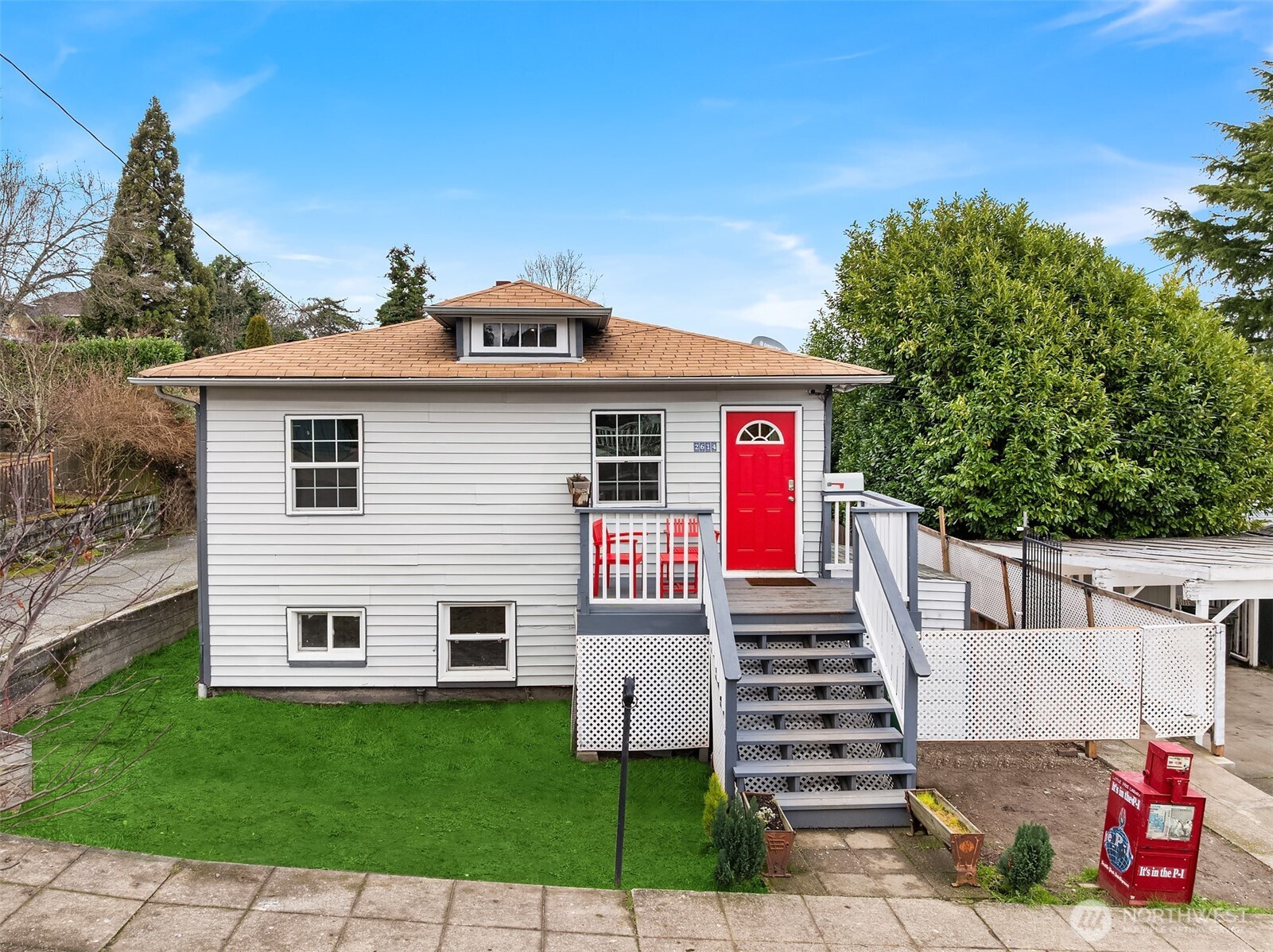 2614 E Pike Street Property Photo 12
