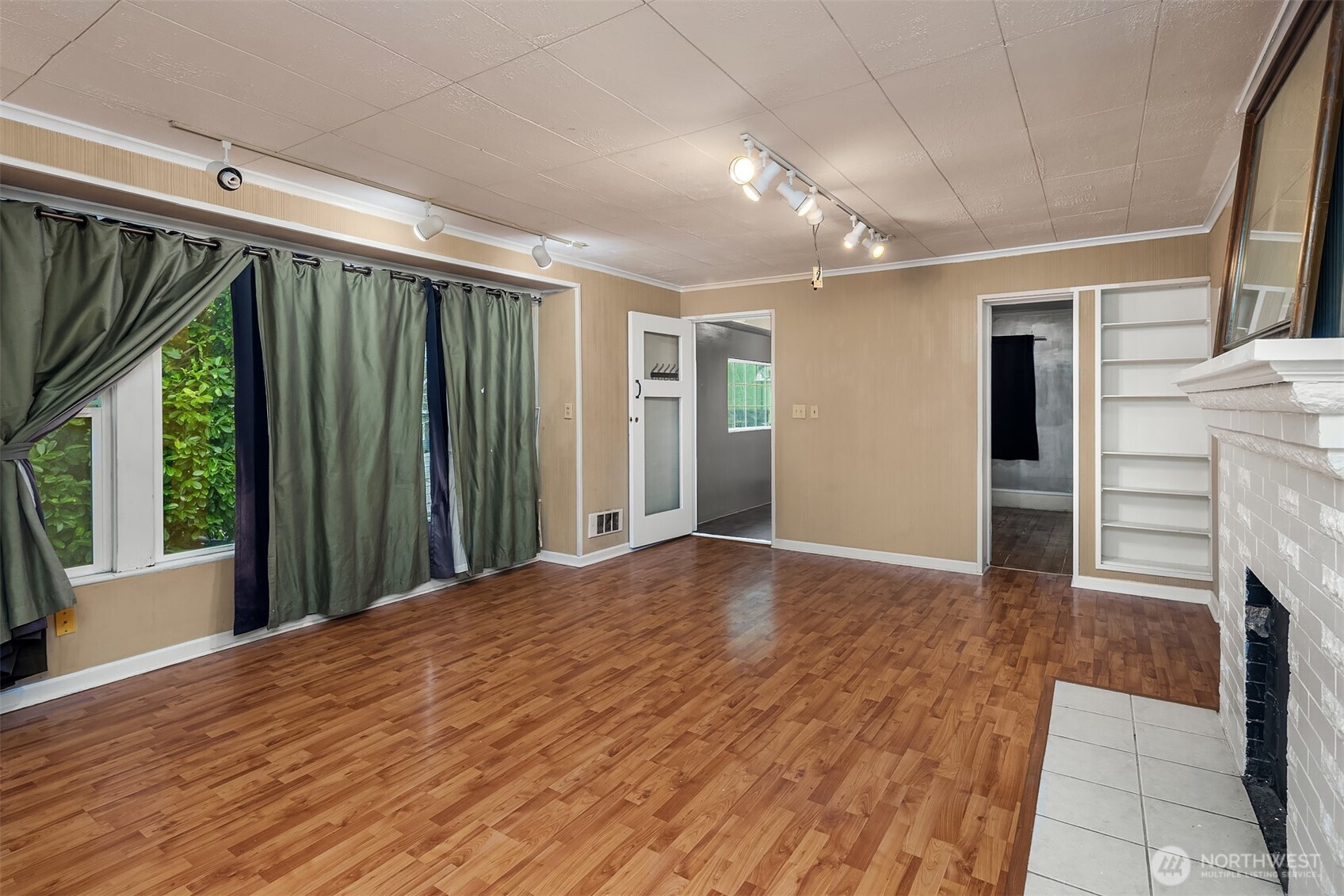 2614 E Pike Street Property Photo 23