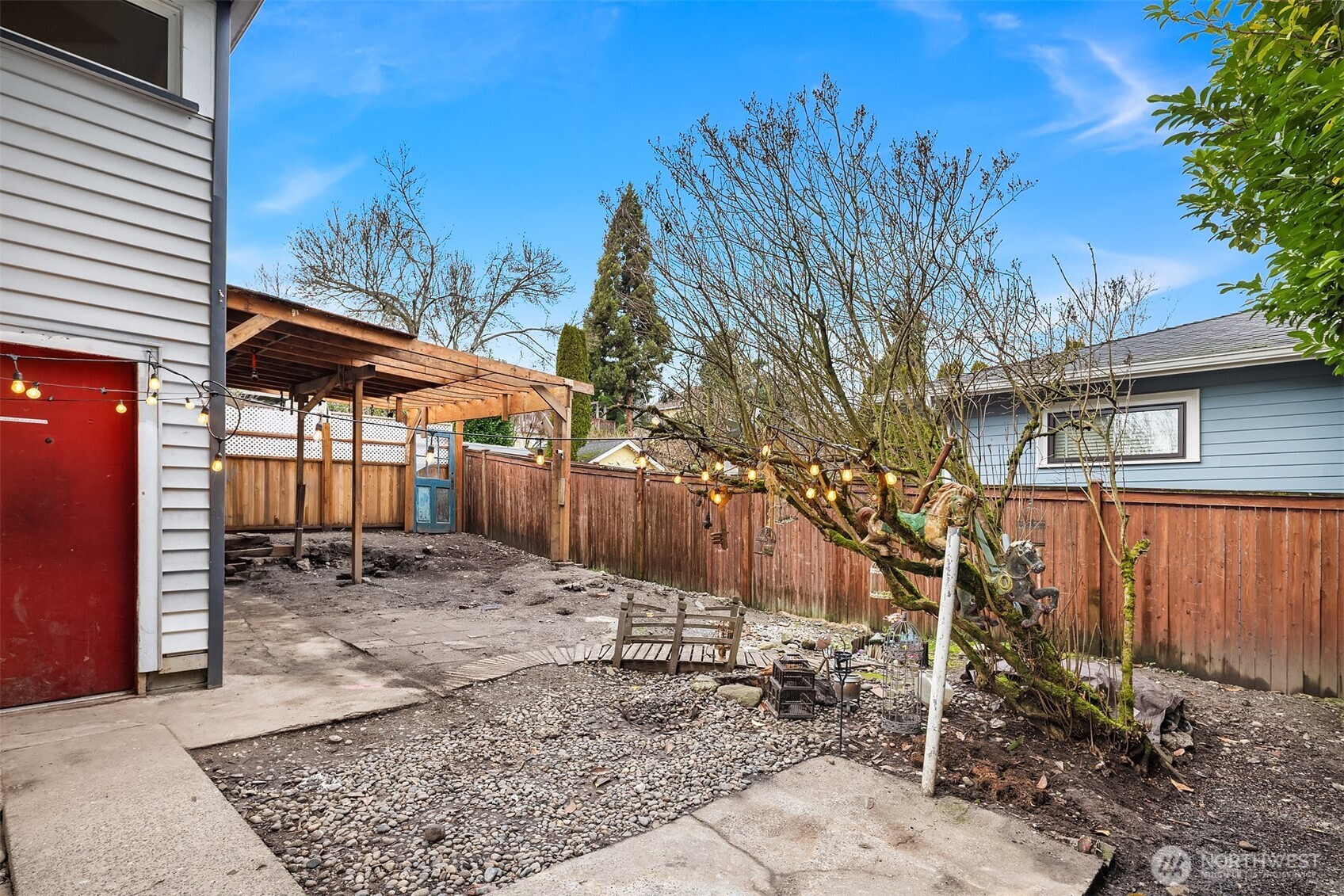 2614 E Pike Street Property Photo 30