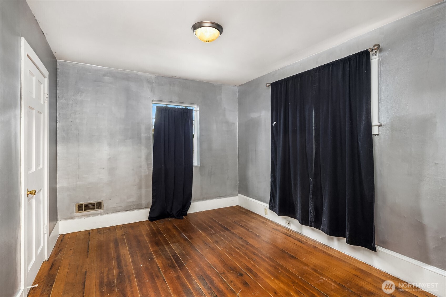2614 E Pike Street Property Photo 13
