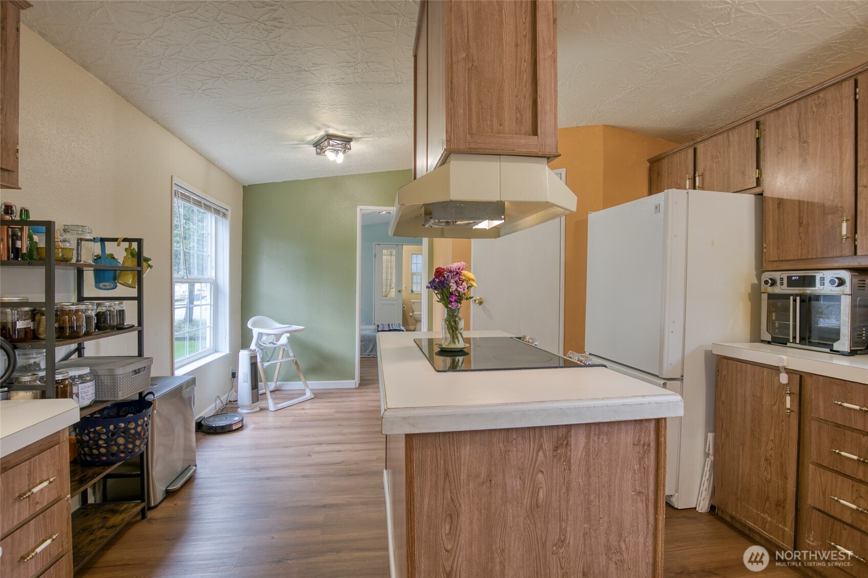 1900 Broadway 2 Property Photo 6