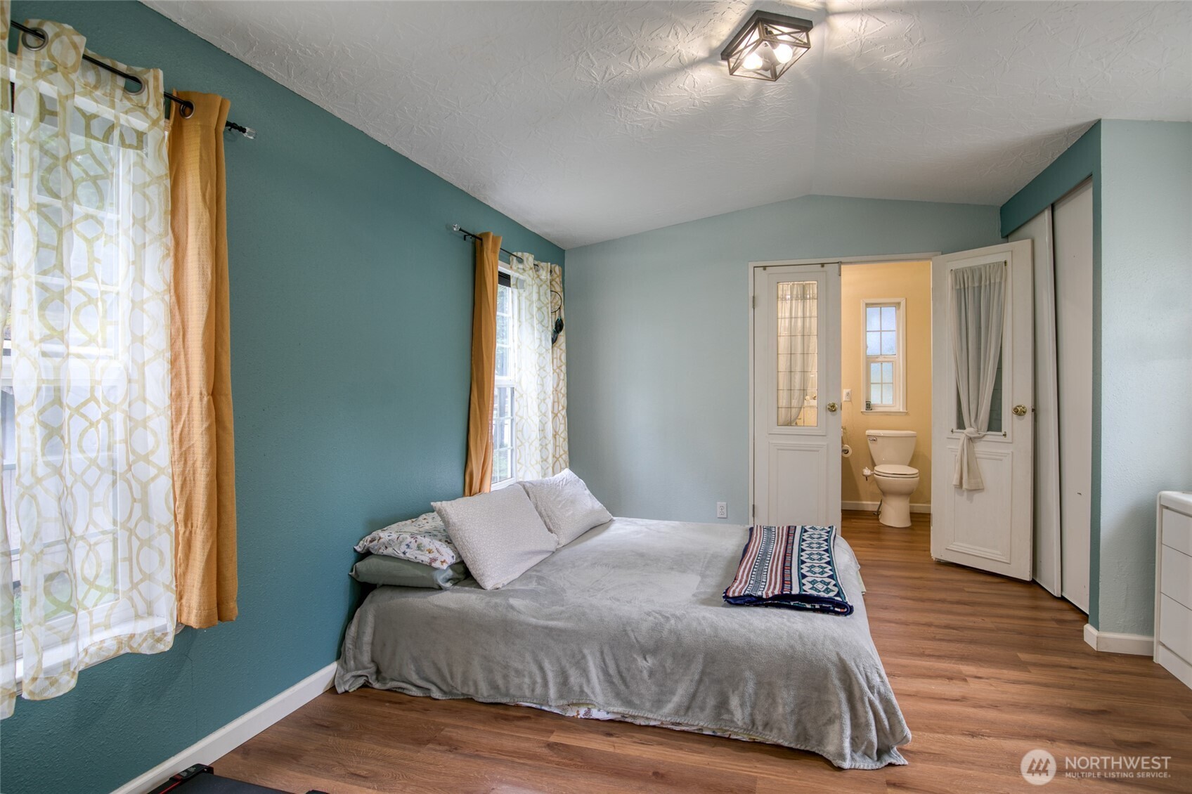 1900 Broadway 2 Property Photo 14