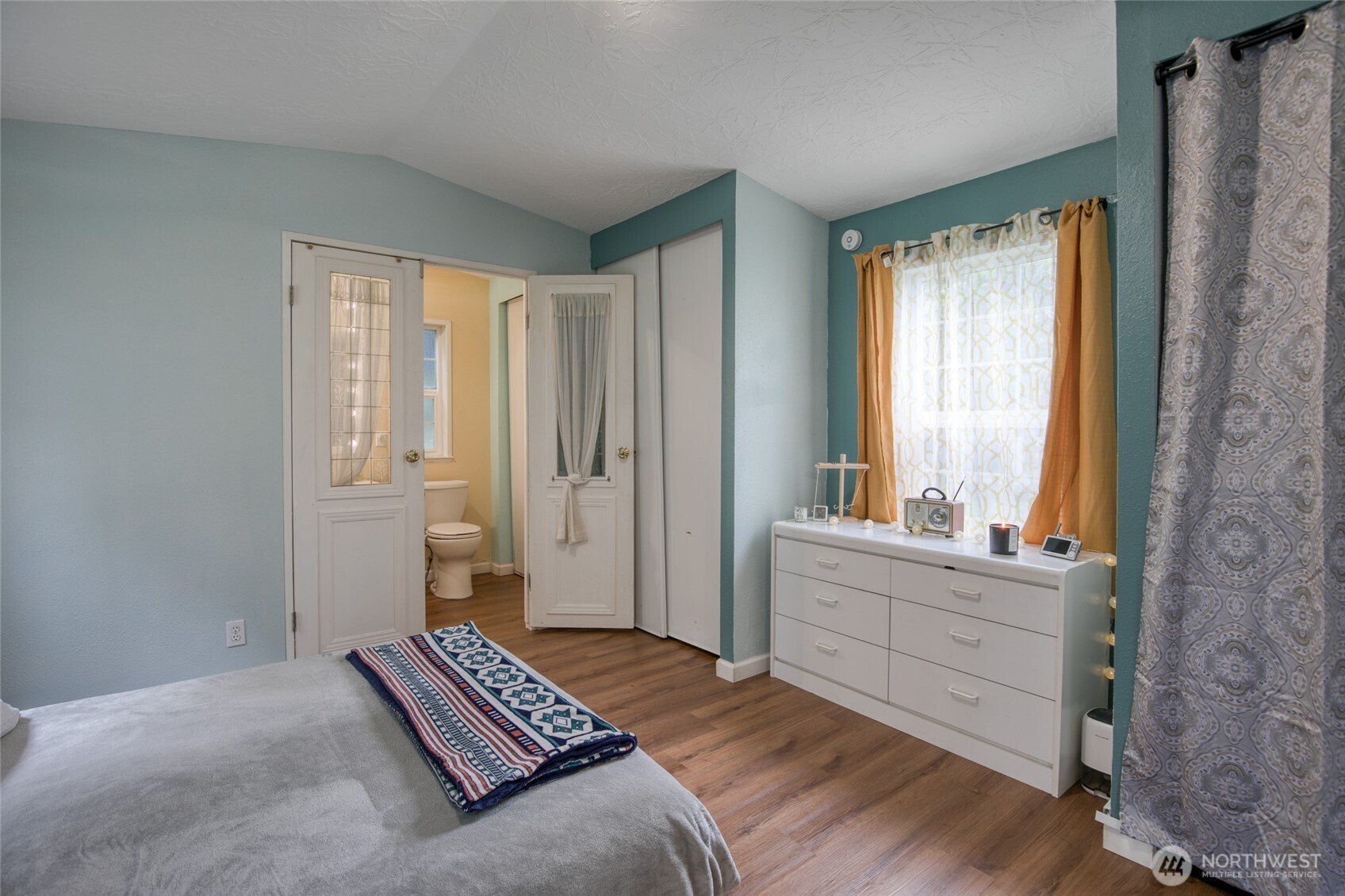 1900 Broadway 2 Property Photo 16