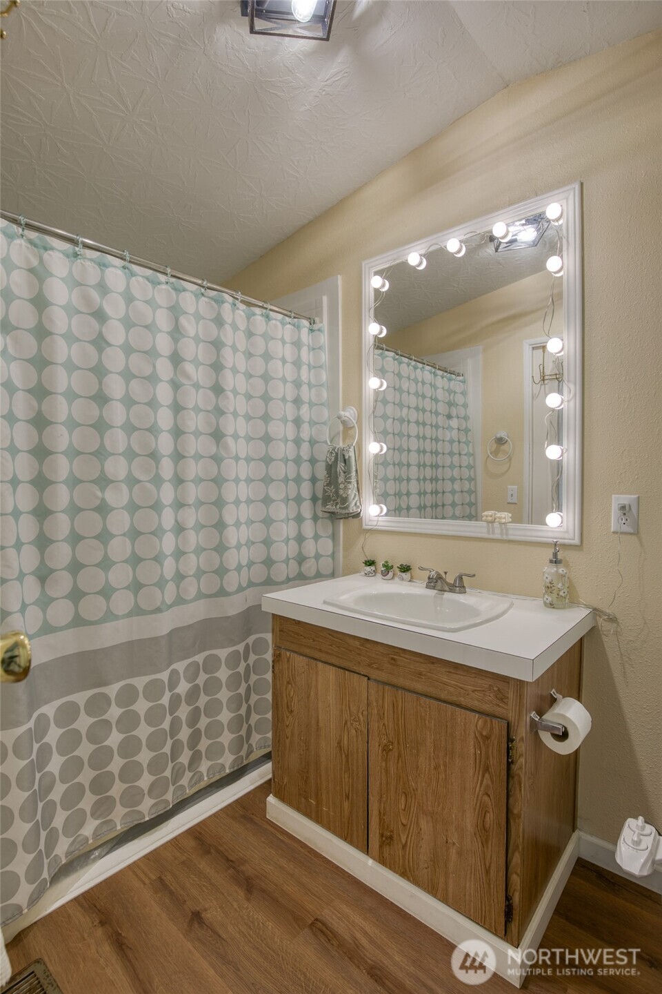 1900 Broadway 2 Property Photo 20