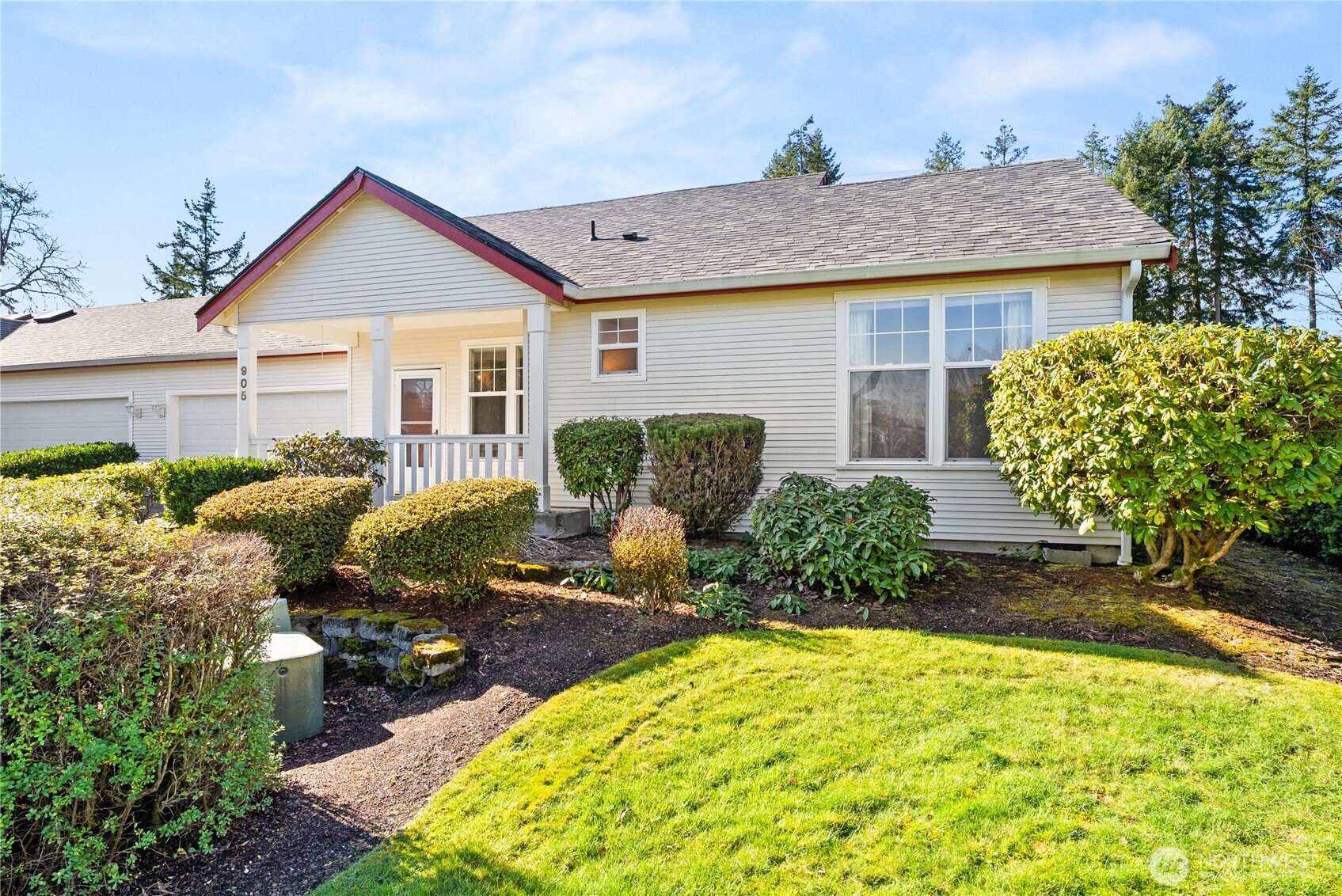 905 Landing Way Property Photo 2