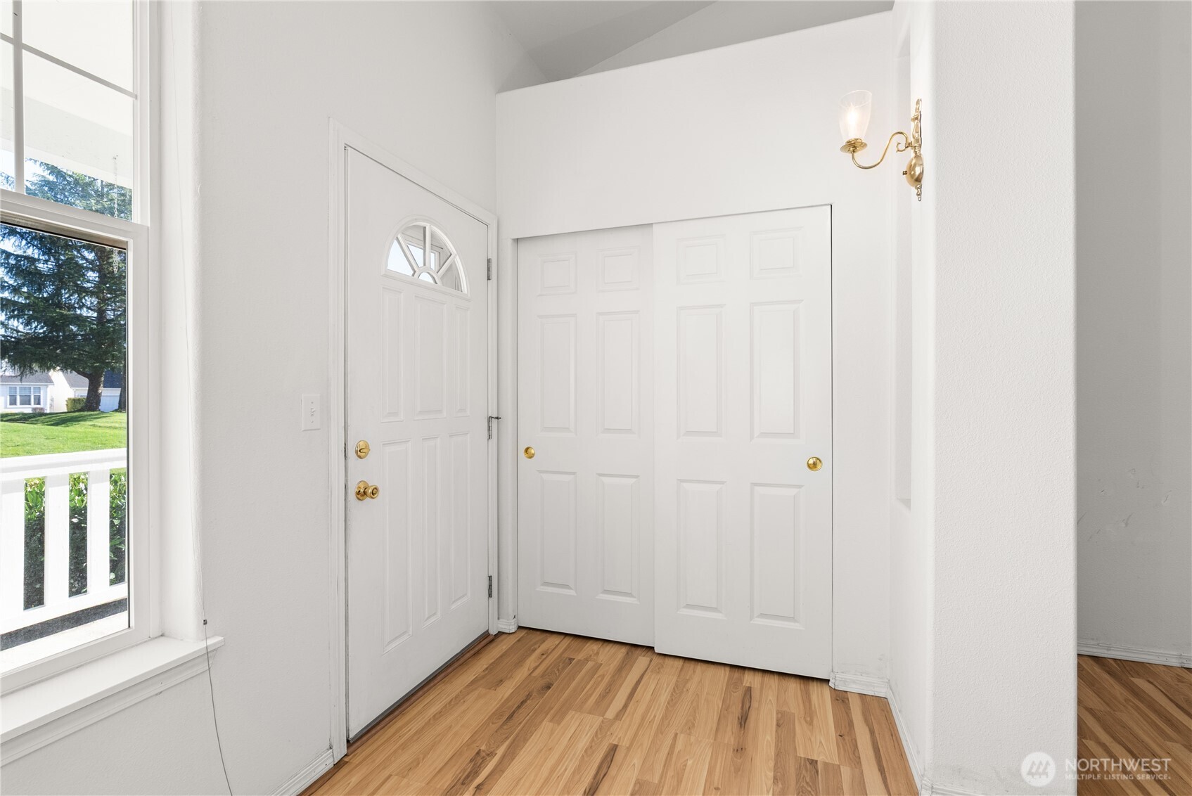 905 Landing Way Property Photo 6