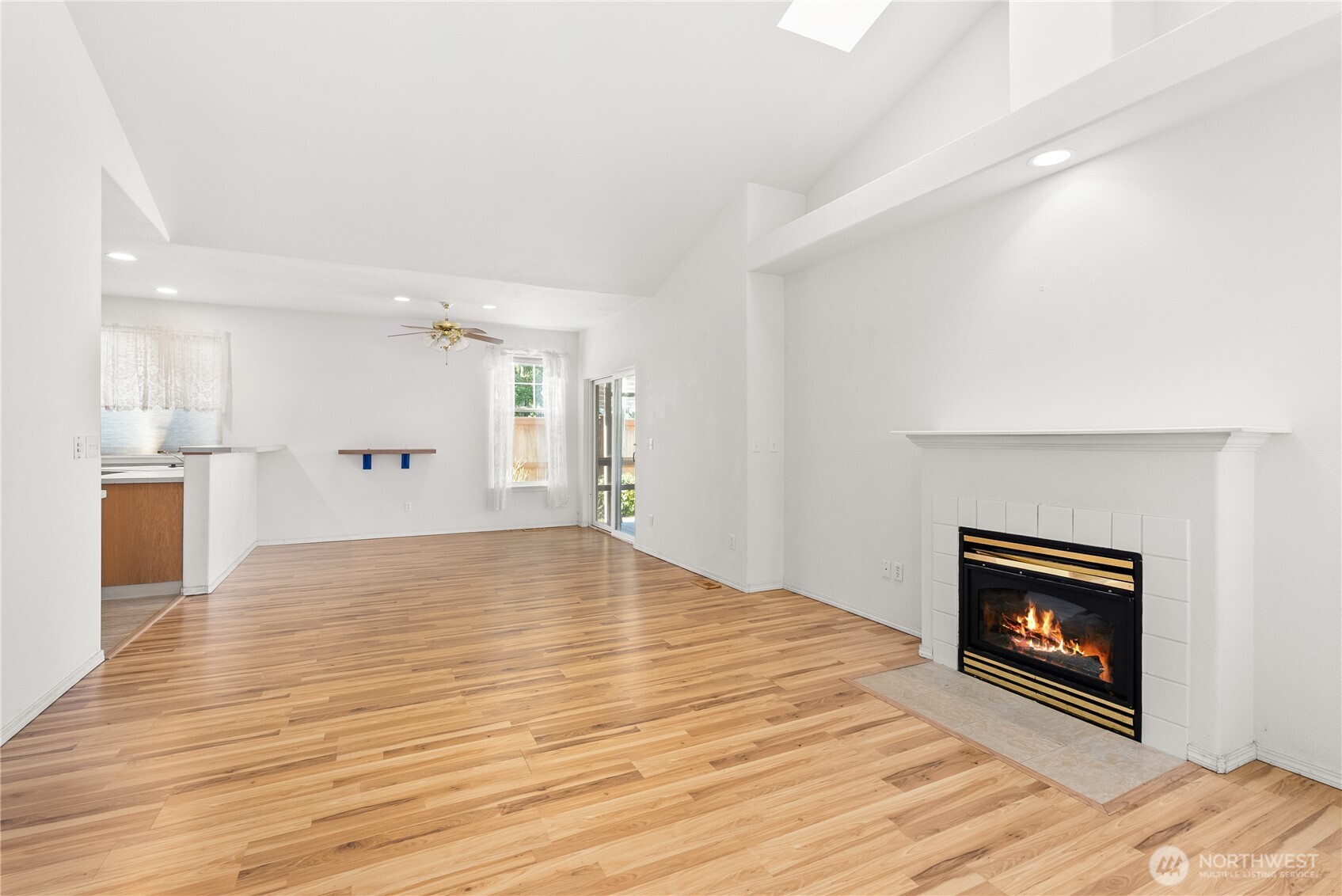 905 Landing Way Property Photo 7