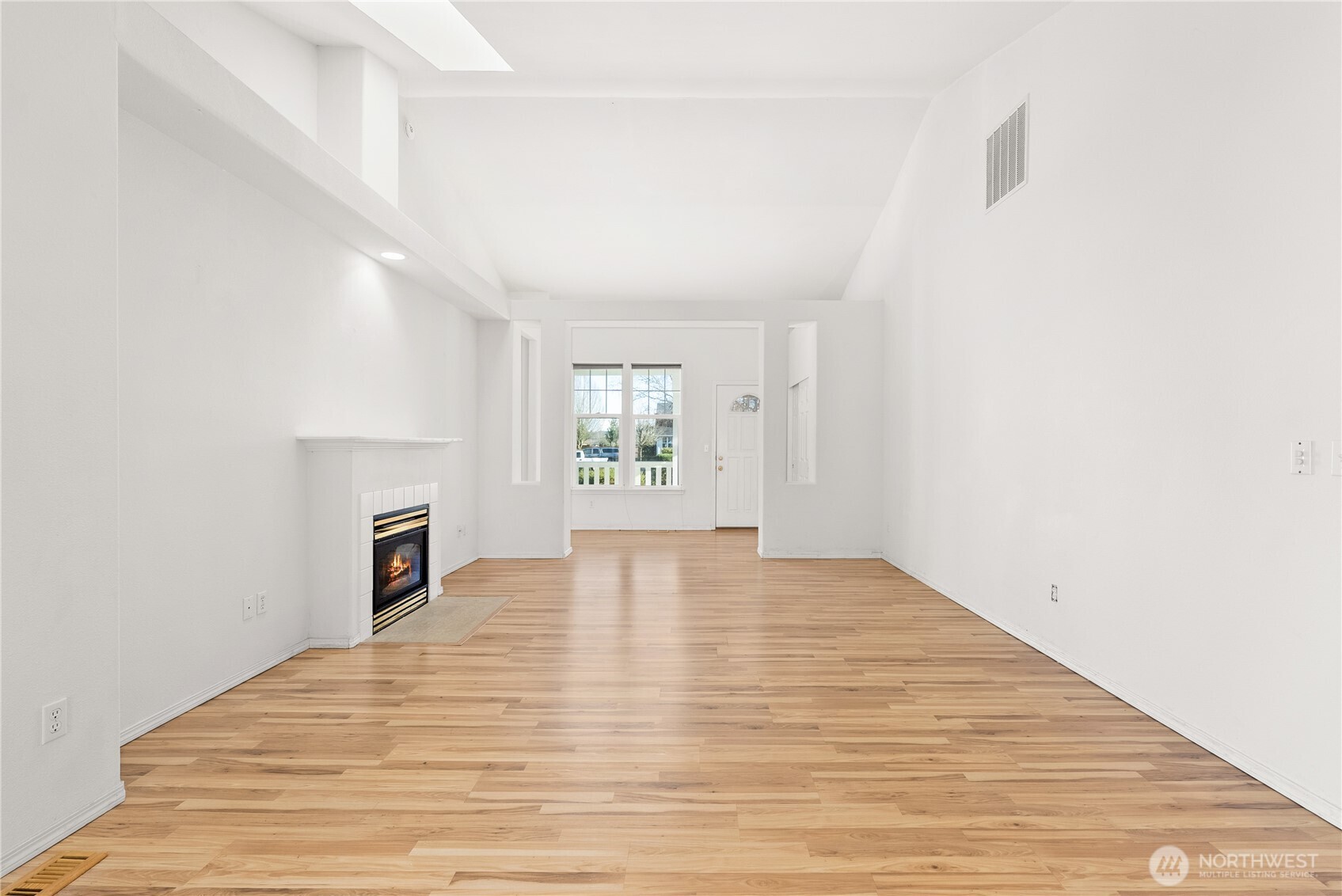 905 Landing Way Property Photo 8