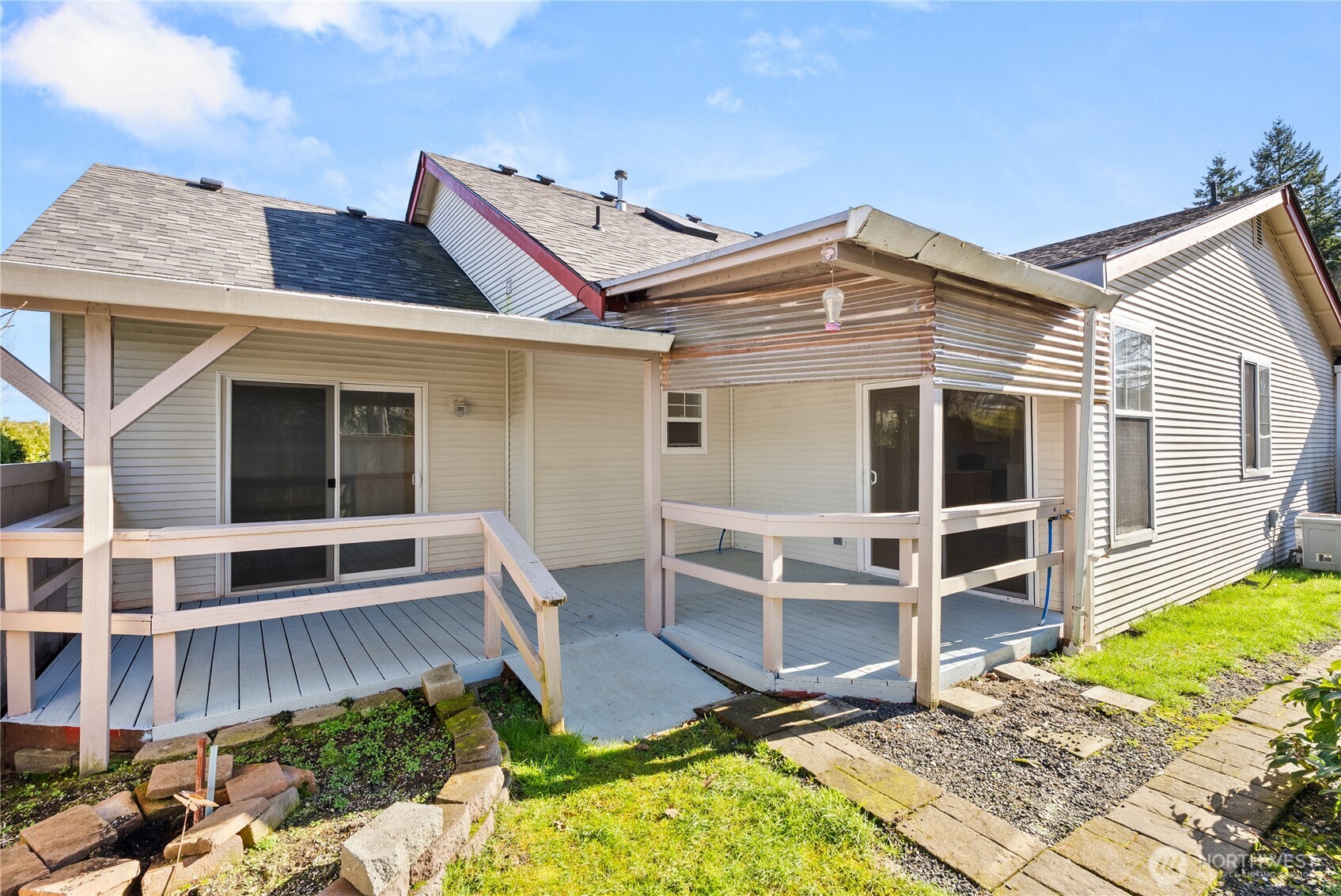 905 Landing Way Property Photo 24
