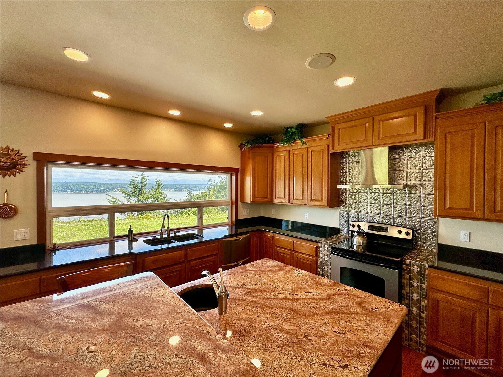 4075 Preserve Drive Property Photo 8