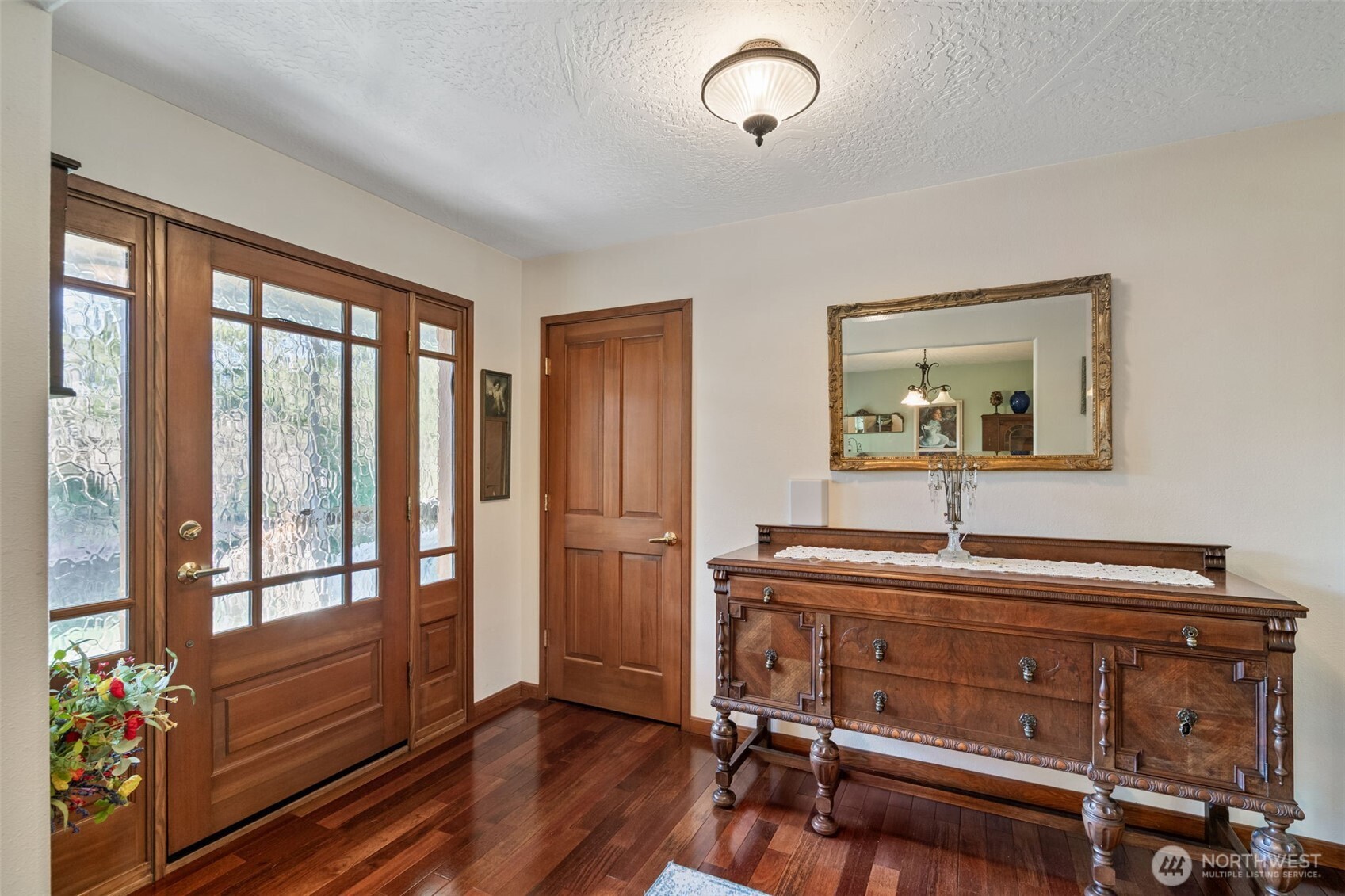 142 River Heights Property Photo 4