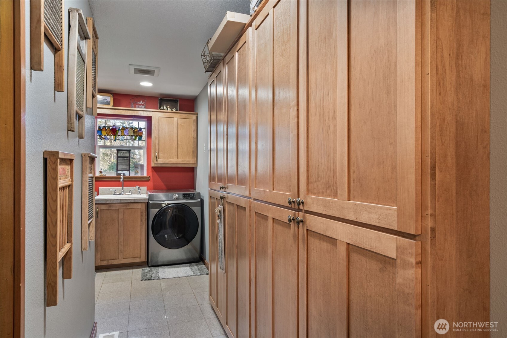 142 River Heights Property Photo 18