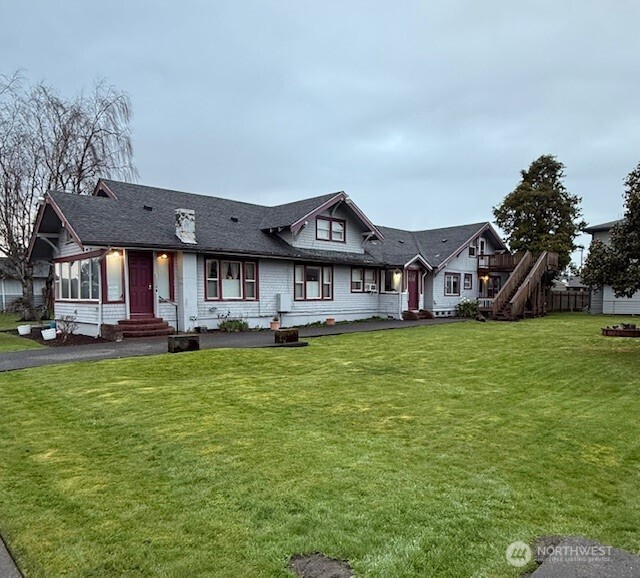 711 N Property Photo 1