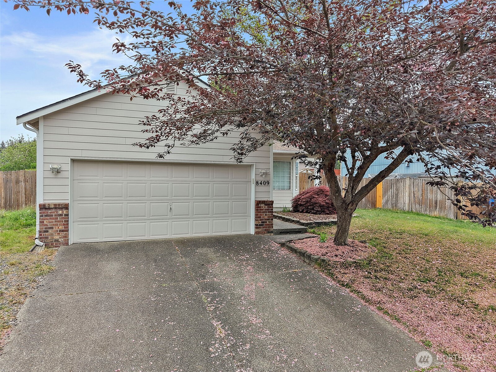 8409 201st Street Property Photo 2