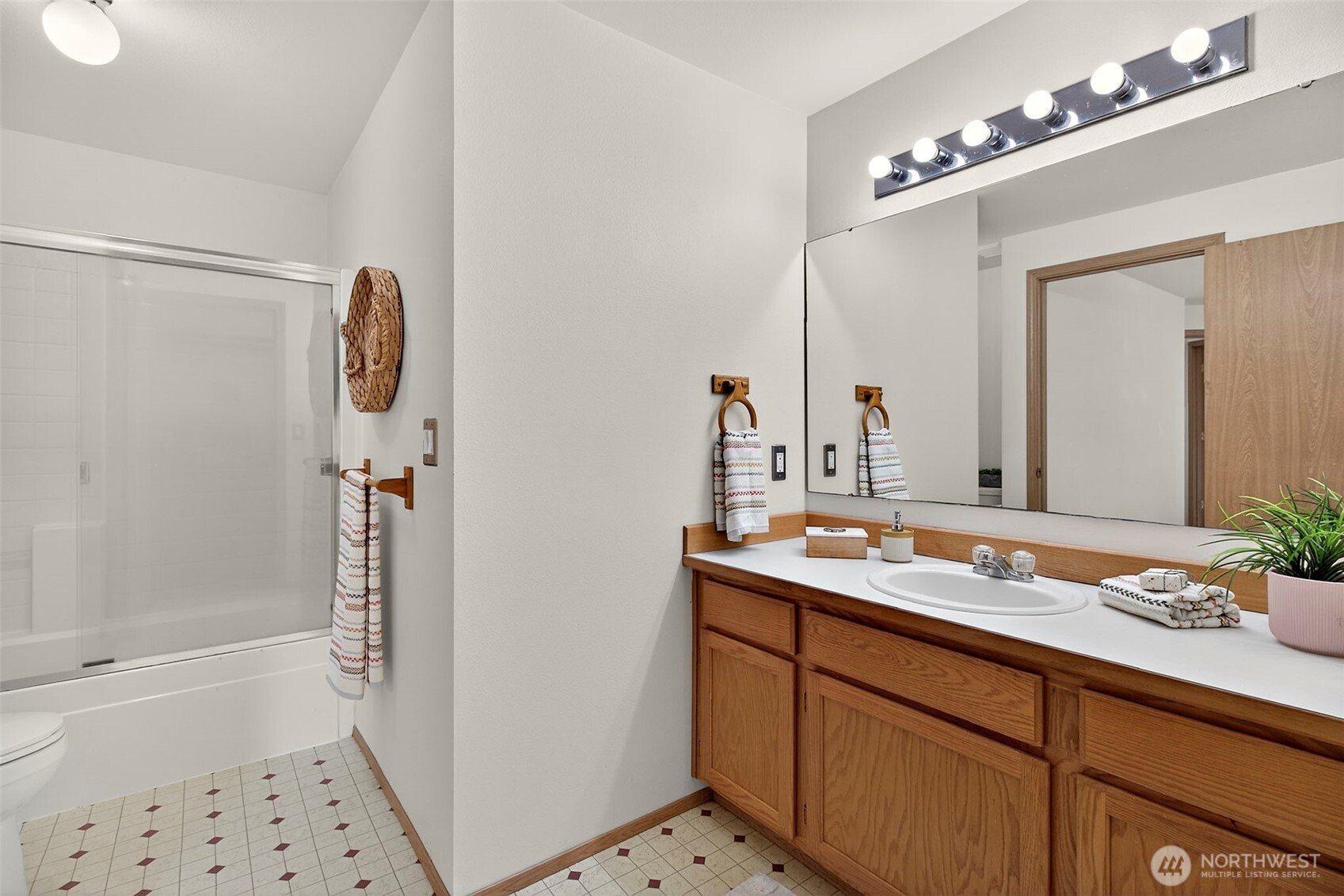 8409 201st Street Property Photo 20