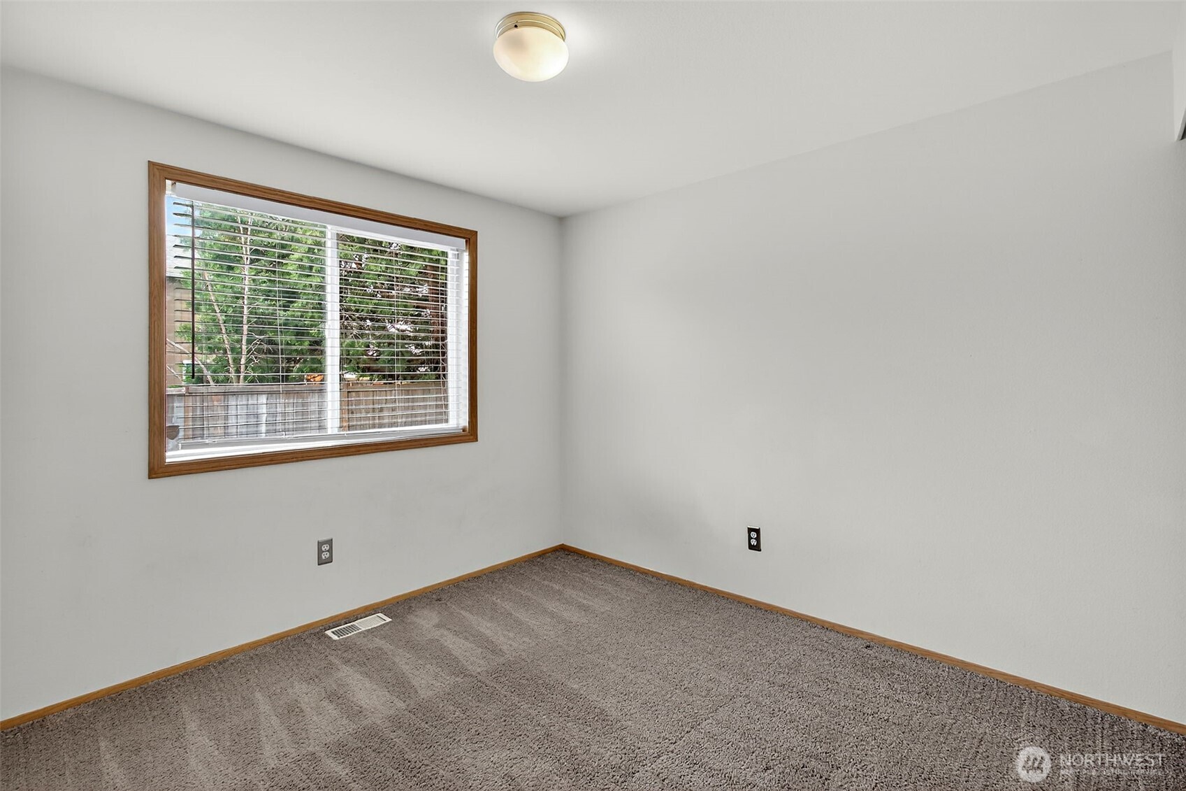 8409 201st Street Property Photo 23