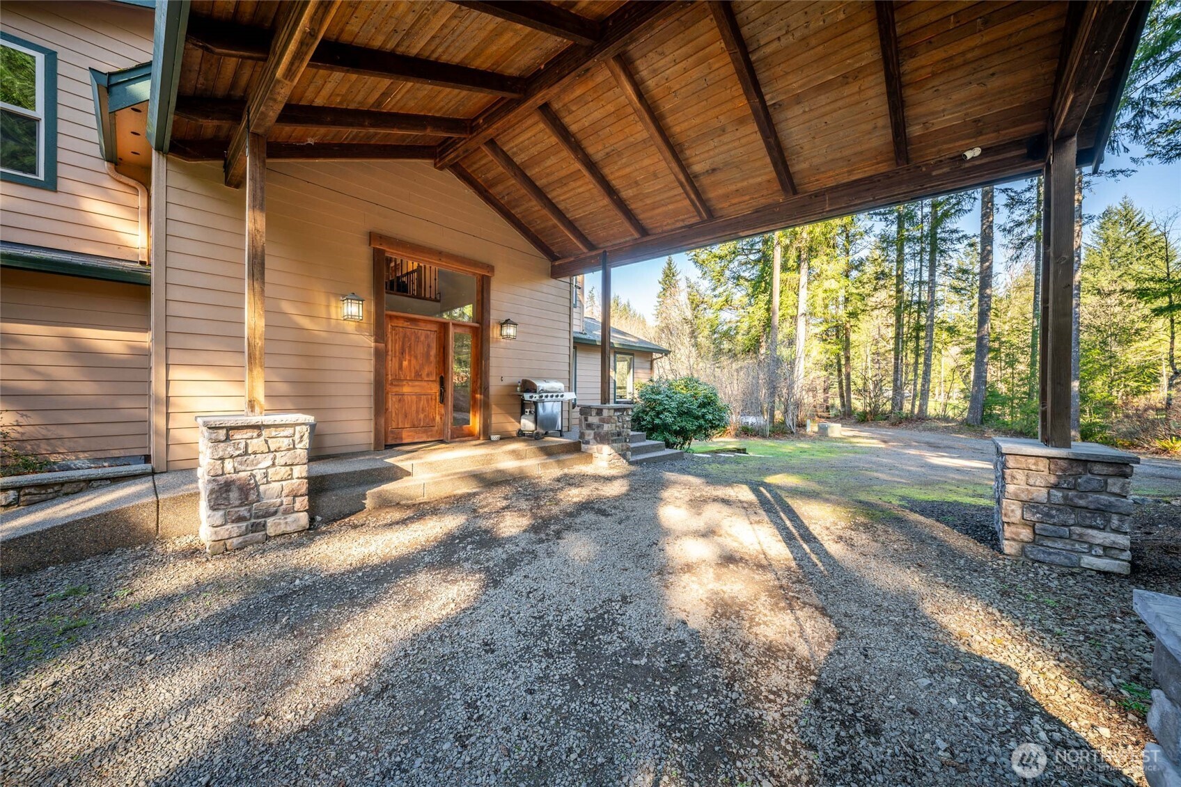 340 Arrowhead Road Property Photo 3
