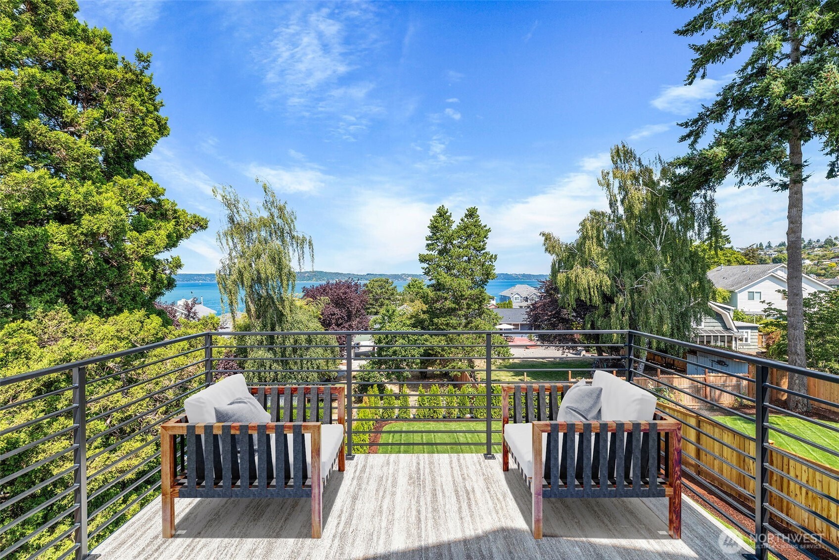 425 Ton-a-wan-da Avenue Property Photo 1