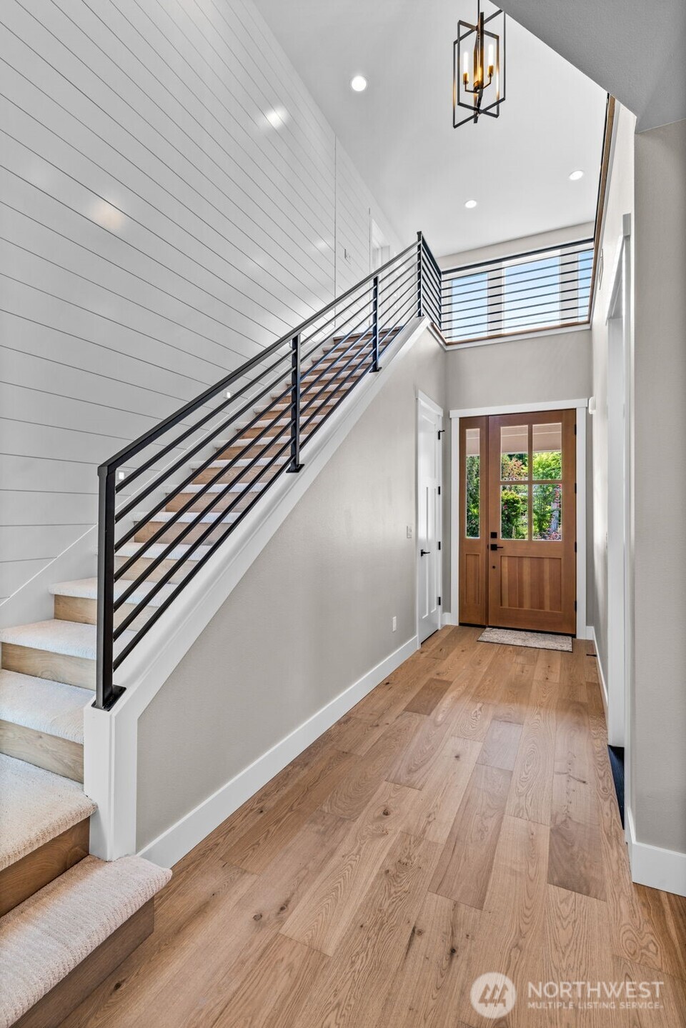 425 Ton-a-wan-da Avenue Property Photo 6